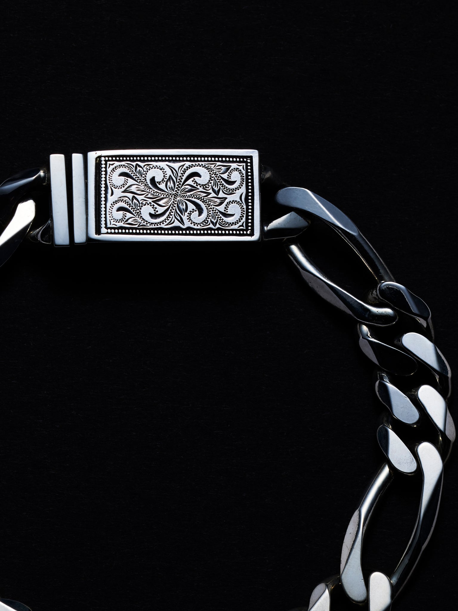 Engraved Box Crasp Figaro Bracelet