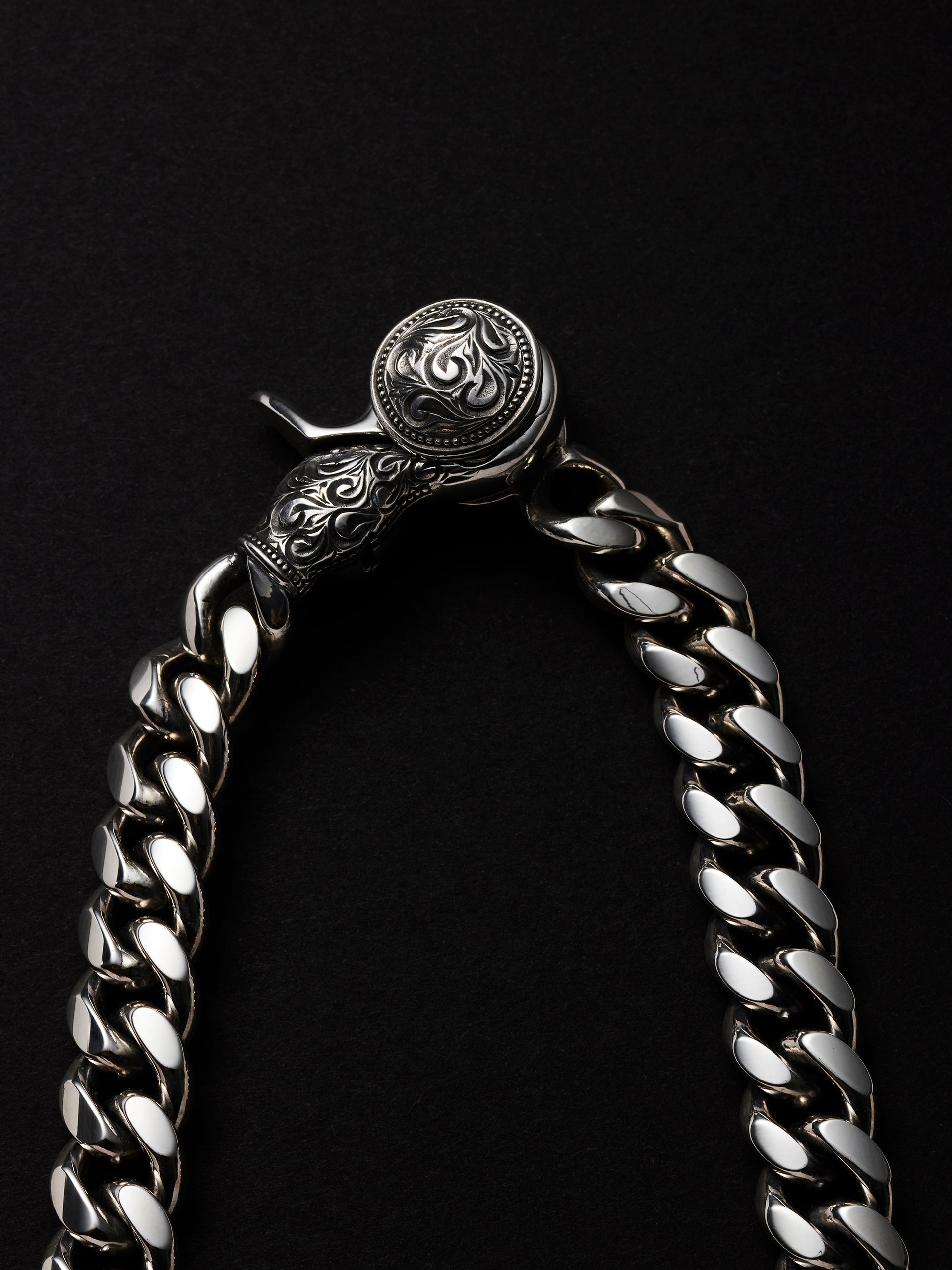 Engraved Chain Model Engraved Miami Chain – Antidote