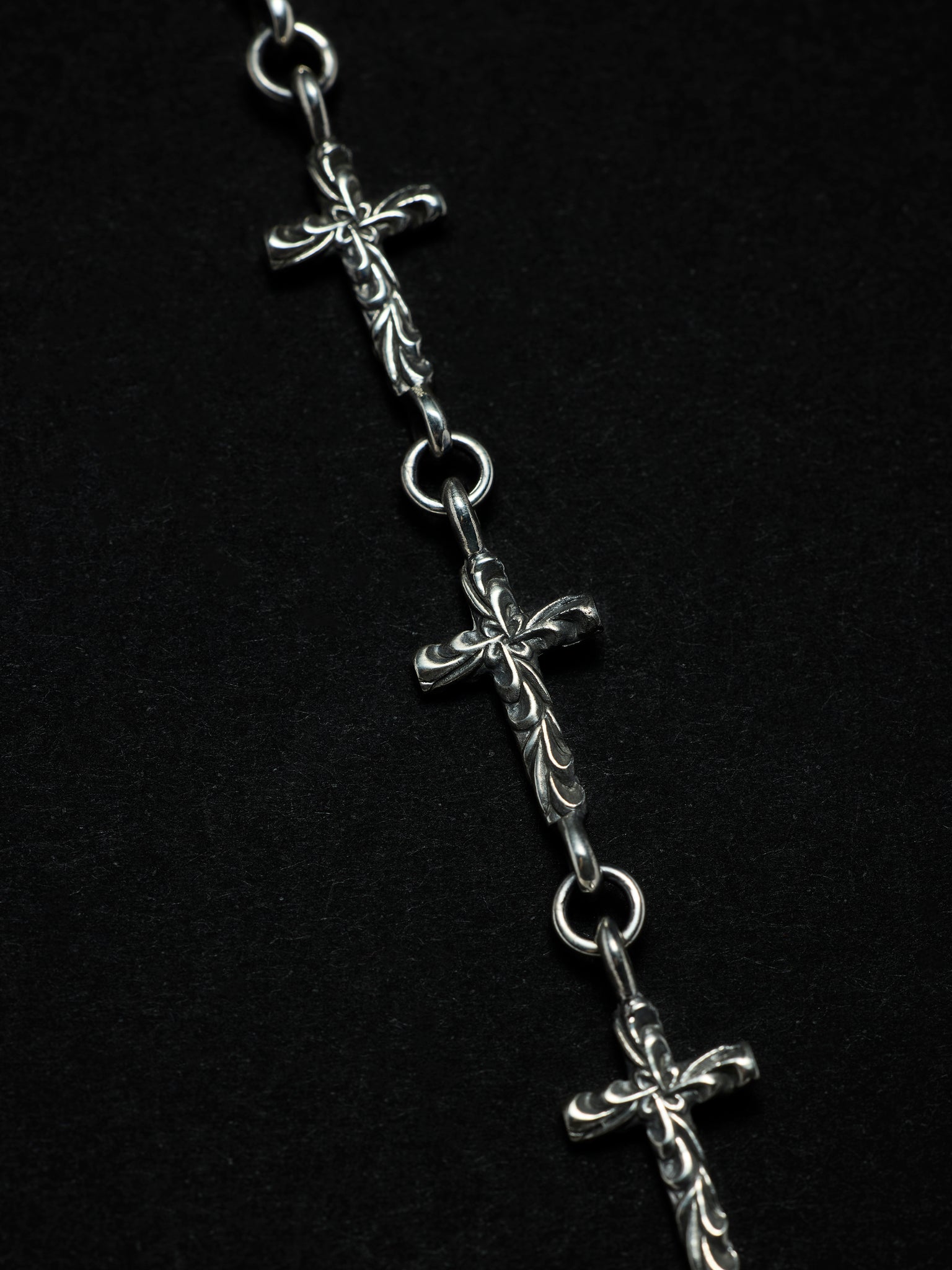 Ornament Cross Link Chain