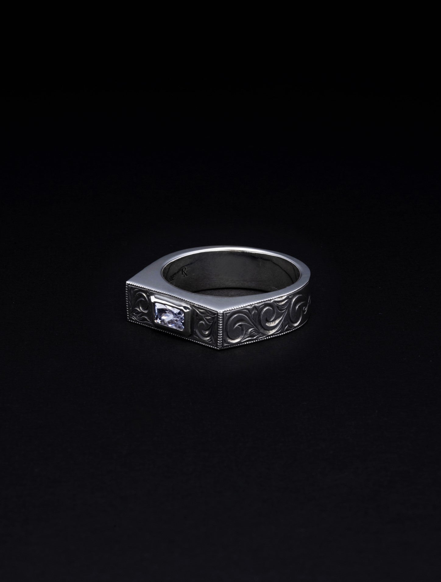 Engraved Octagon Cutstone Ring | Antidote(アンチドート)