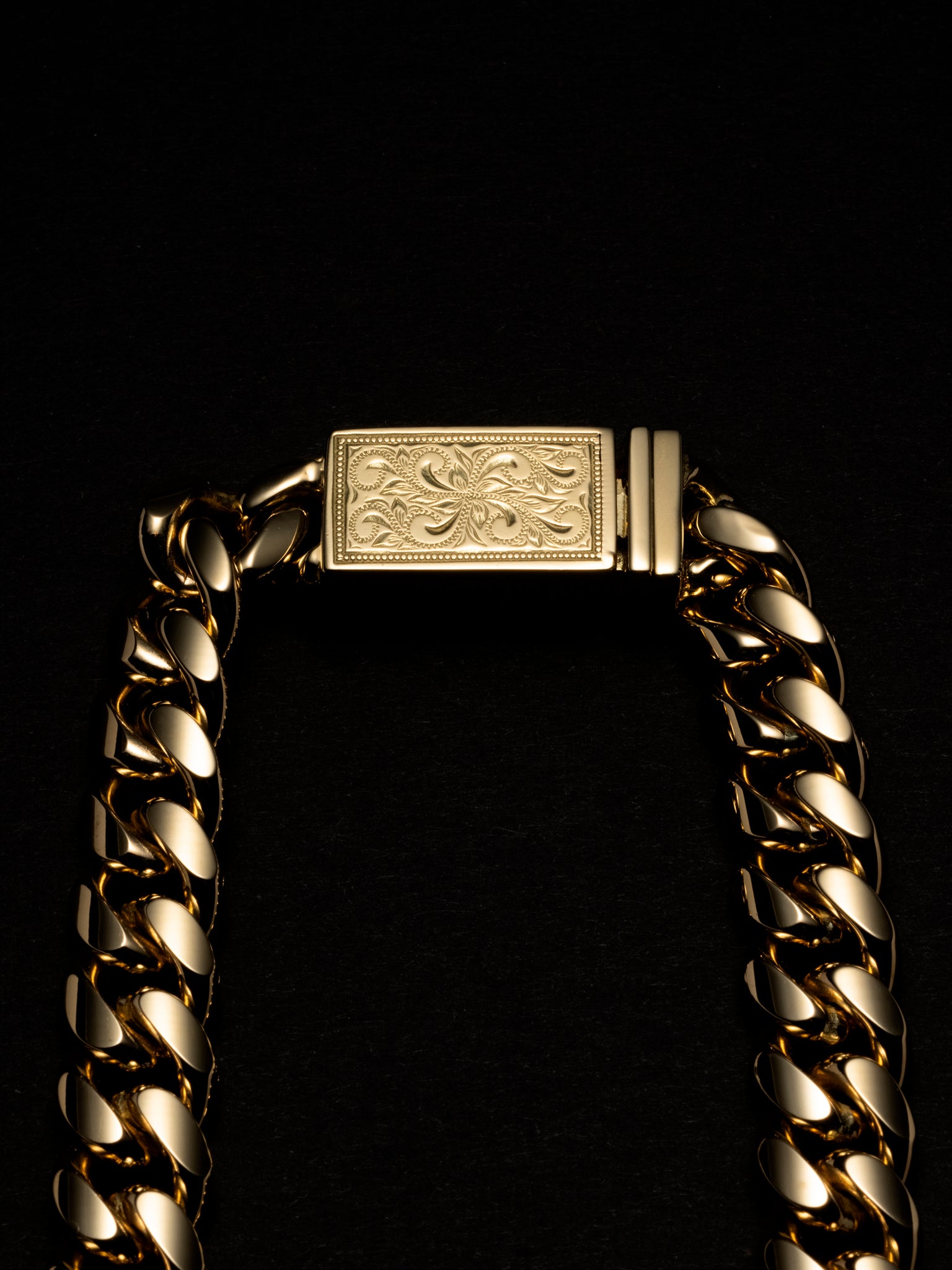 Engraved Box Crasp Chain