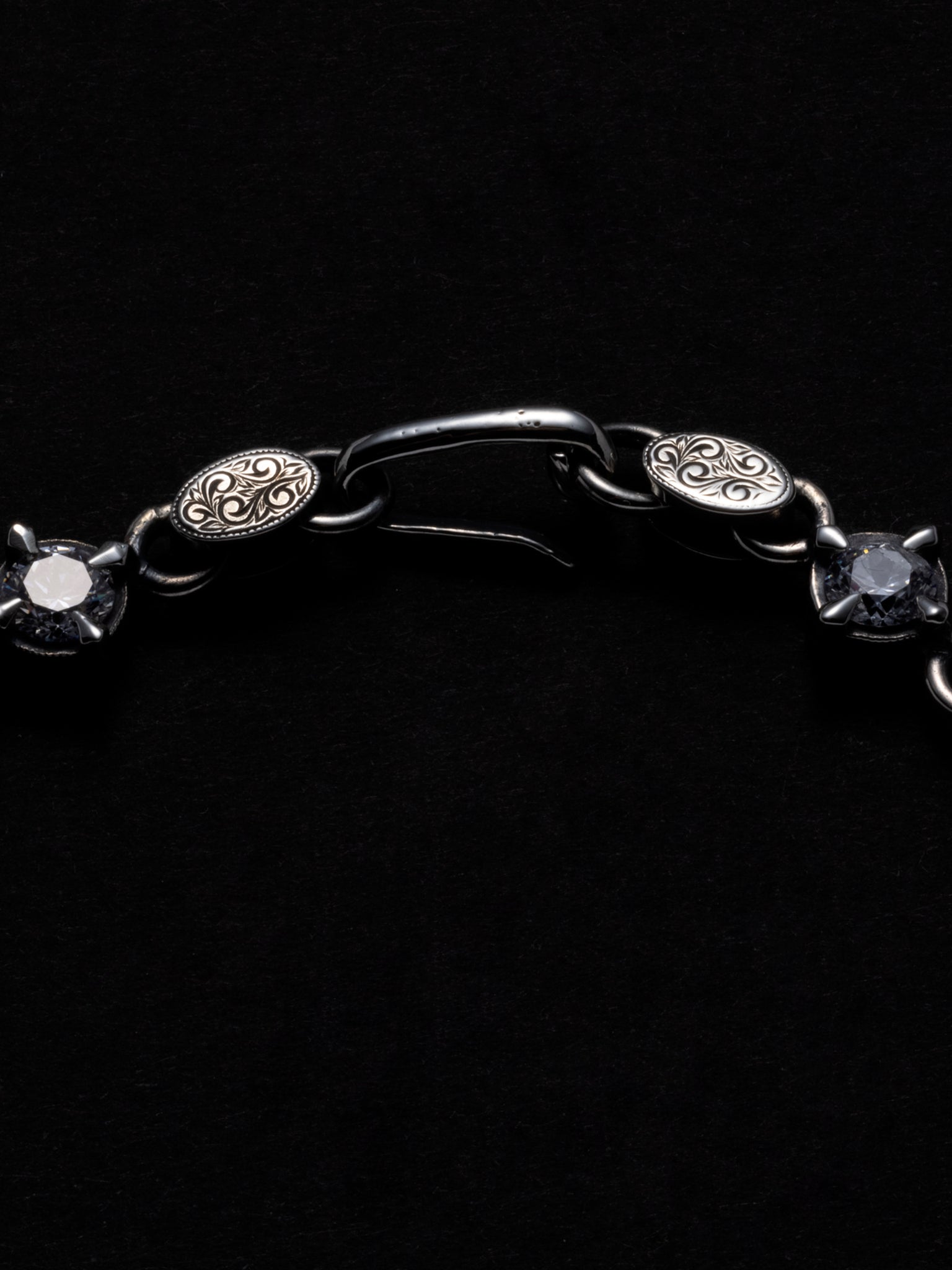 Engraved Cutstone Link Bracelet