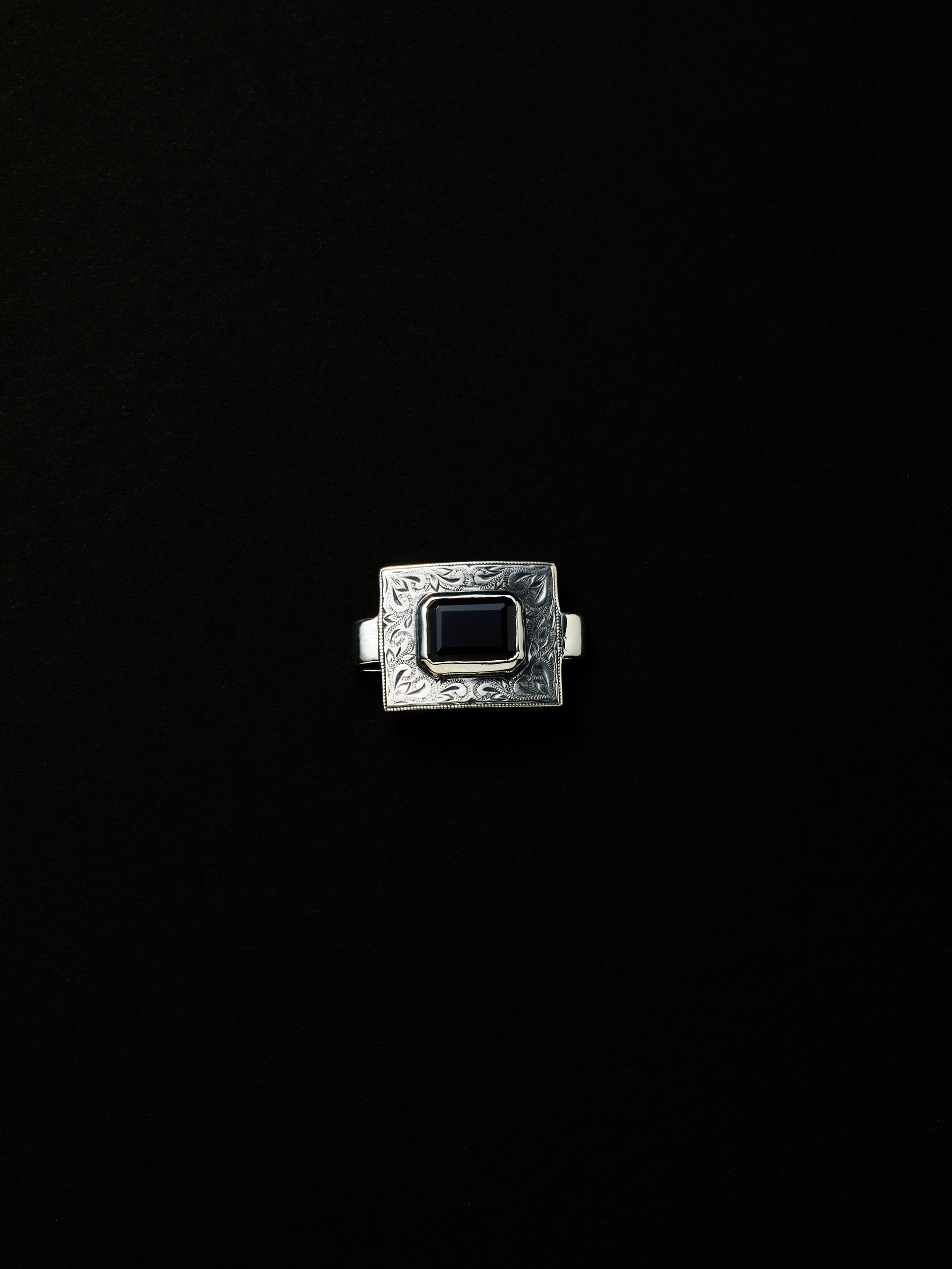 Engraved Gemstone Link Bracelet | Antidote(アンチドート)
